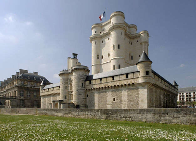 Ancrer un socle de valeurs, pratiques et repères communs pour l’encadrement supérieur du siège et de 100 sites